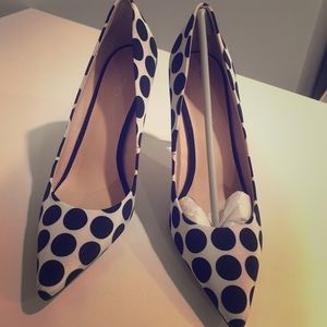 Never worn ALDO polka dot heels size 11!
